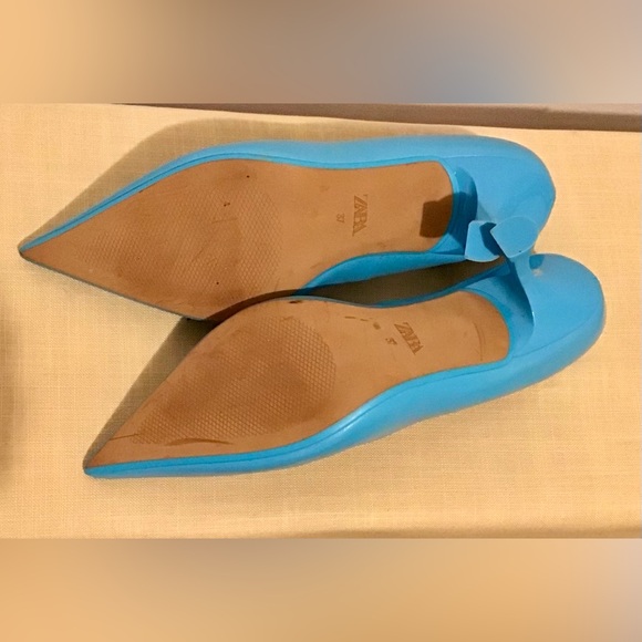 * SALE * Soft Leather vibrant sky blue ZARA Shoes - Picture 5 of 5